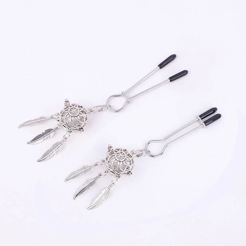 2Pcs Metal Feather Lantern Glow in the Dark Nipple Clamps