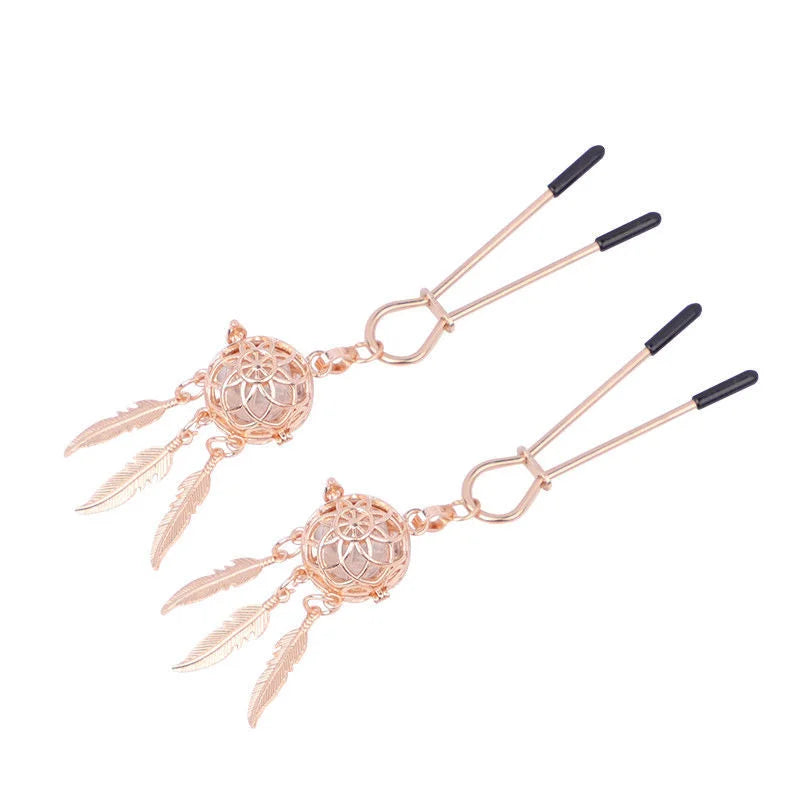 2Pcs Metal Feather Lantern Glow in the Dark Nipple Clamps