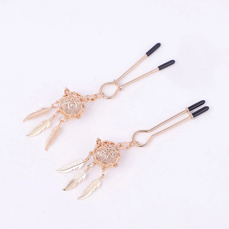 2Pcs Metal Feather Lantern Glow in the Dark Nipple Clamps