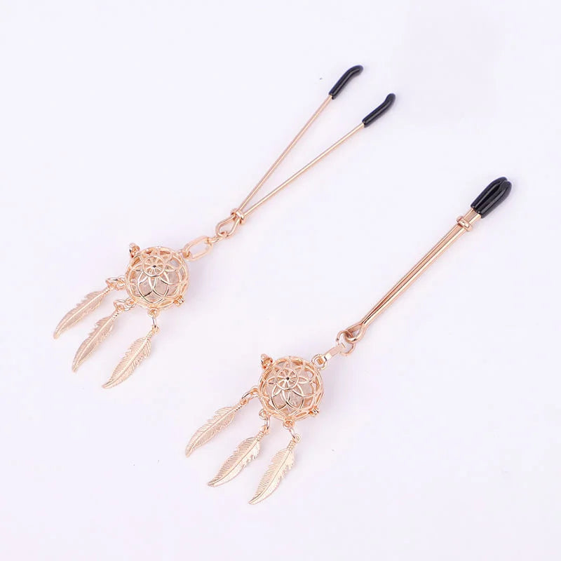 2Pcs Metal Feather Lantern Glow in the Dark Nipple Clamps